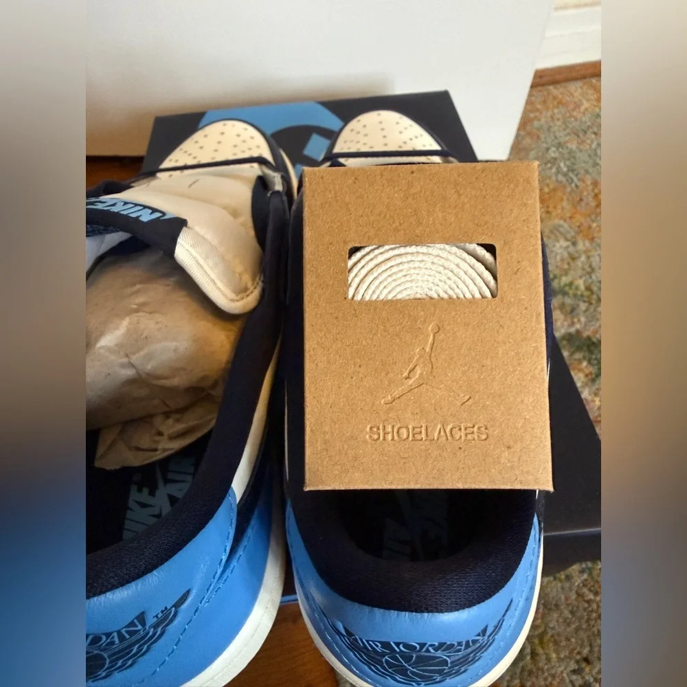 Jordan 1 Low OG- Obsidian UNC - Picture 10 of 12